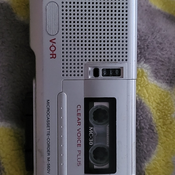 EUcSony Silver Microcassette Recorder with Clear Voice Plus Model M 560 V - Picture 9 of 9